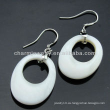 Corea del estilo genuino mar shell pendientes de color blanco con cristal claro FE-004